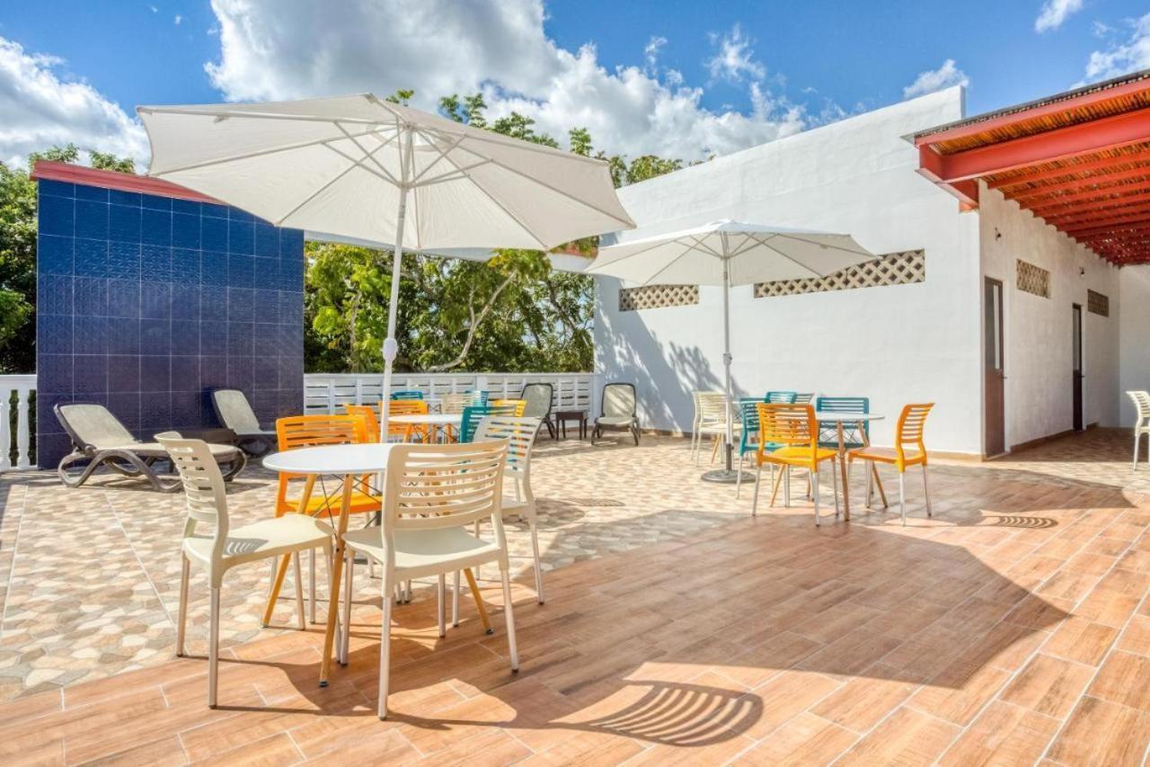Capital Center Hotel Cancún Buitenkant foto